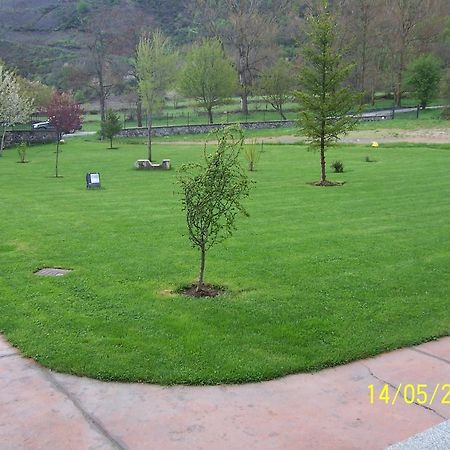 Hotel La Mora Villaseca de Laciana Екстер'єр фото