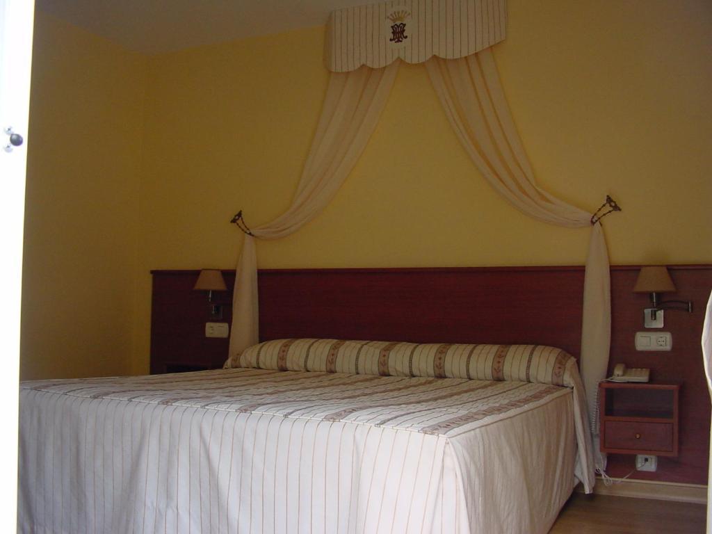 Hotel La Mora Villaseca de Laciana Номер фото